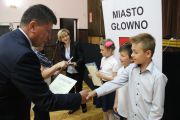 Burmistrz nagrodził najlepszych uczniów i sportowców w roku szkolnym 2016/2017